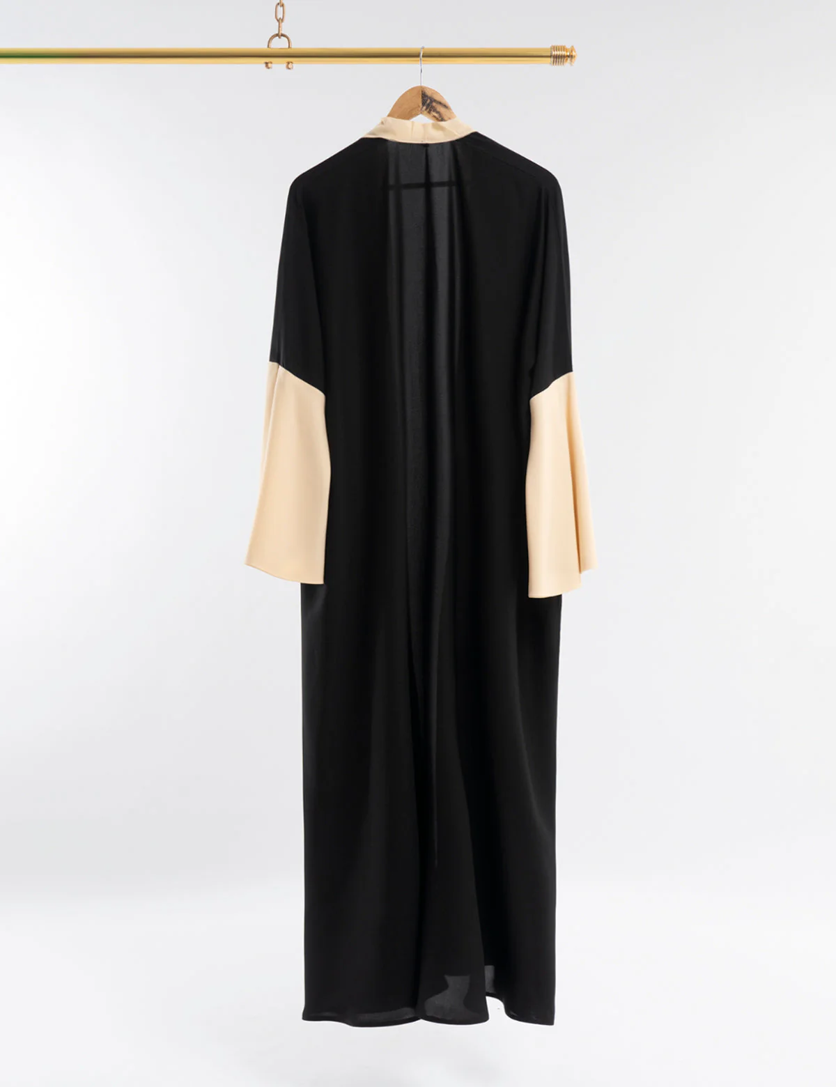 SOLITARY BRINGS PEACE ABAYA - Image 5